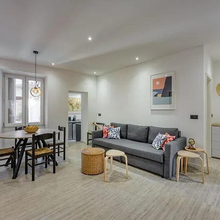 Modern & Spacious Old Town Apartamento
